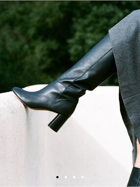 Diba Classic Black Leather Knee Boots - size 8